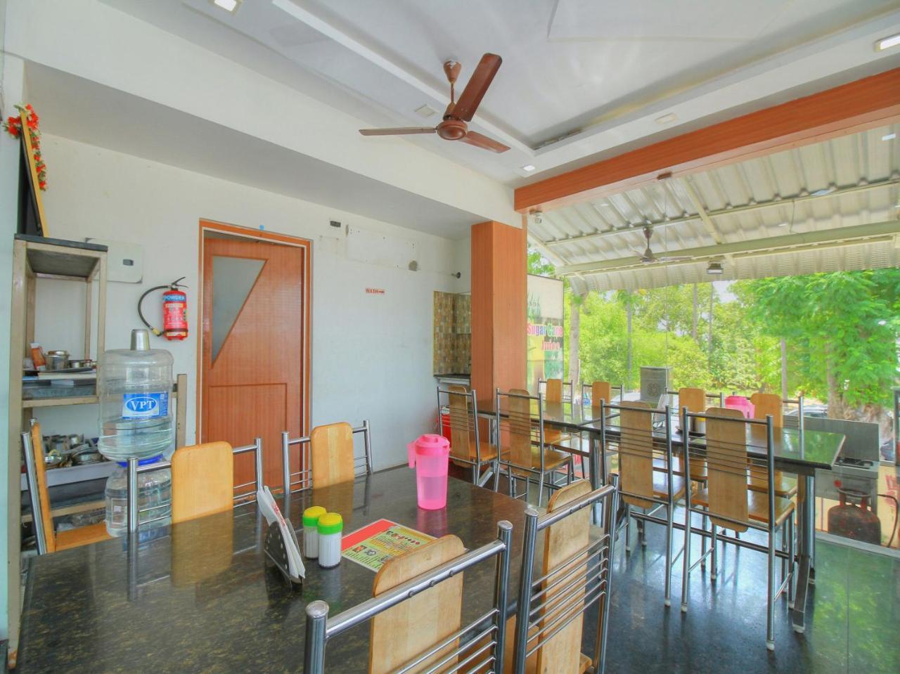 Oyo 15948 Hotel Srees Tiruchirappalli Extérieur photo